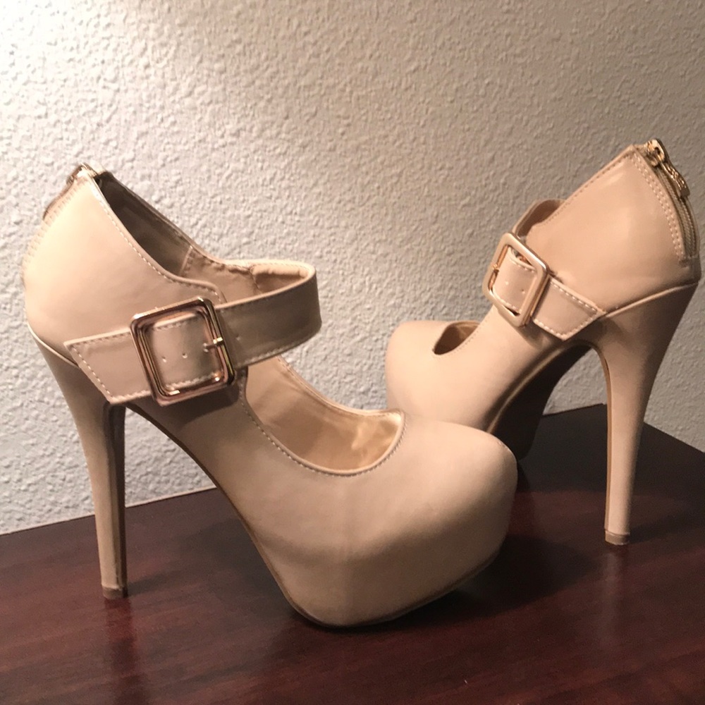 NUDE PLATFORM HEELS SIZE 9
